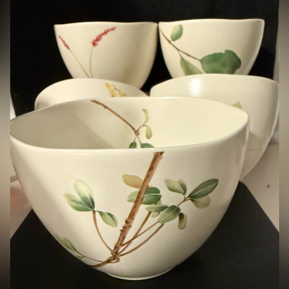 Japanese Teacups Hand Painted Mixed Floral Rice or Soup Bowls Set of 5.